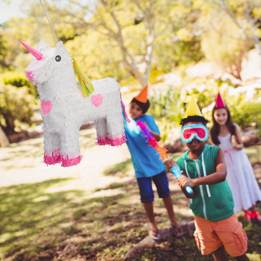 Pinata Einhorn zum Aufhängen für Kinder, Mädchen, Geburtstag, zum Befüllen, HxBxT: 47 x 43 x 13 cm, weiß-rosa